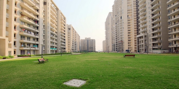 Indiabulls Centrum Park  4Bhk Servant