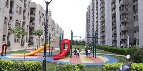 3 bhk flat for rent in Signature Global Solera