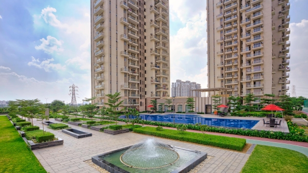 3 bhk flat for sale in Consciant Heritage Max